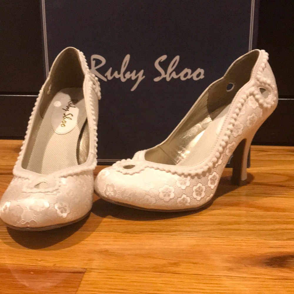 White floral patterned wedding heels